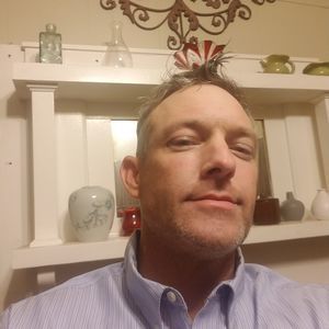 Meet your Posher, Dustin